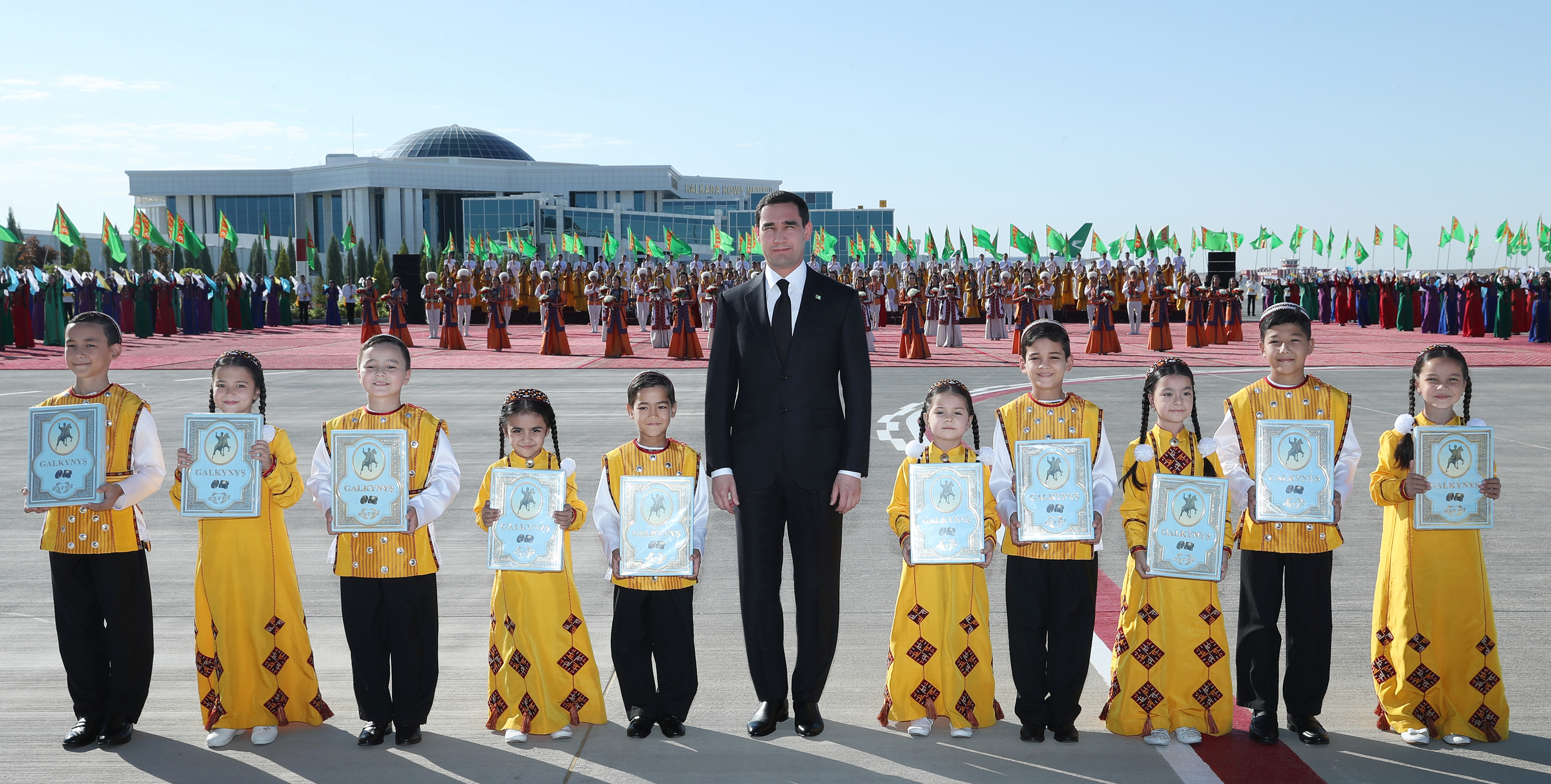 Праздничная поездка Президента Туркменистана в Лебапский велаят